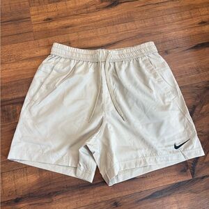 Nike Form Dri-FIT 5” Workout Shorts Mens Small Beige Tan Performance Unlined NWT